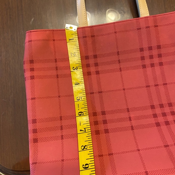 Burberry Tote Bag - Picture 6 of 9